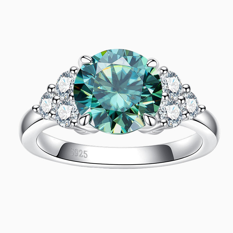 Luxe Vert Moissanite Ring