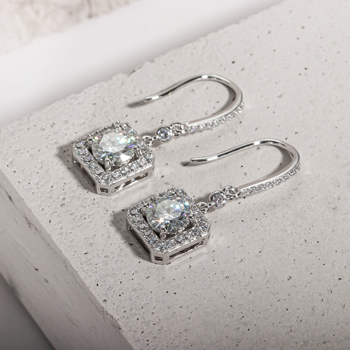 Carré Drop Moissanite Earrings