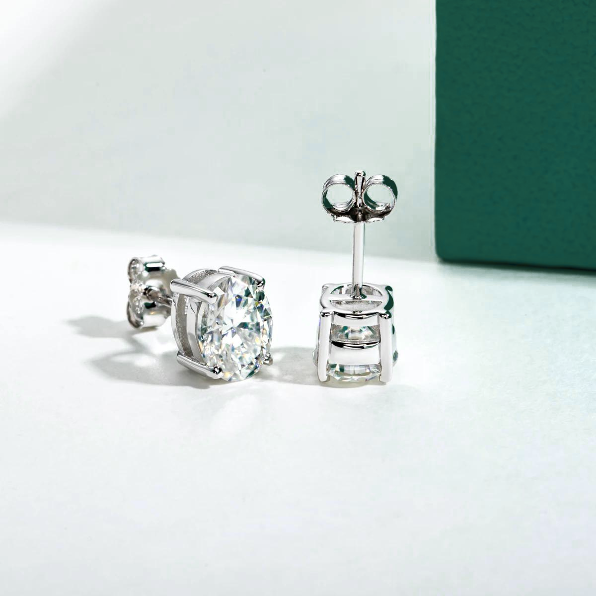 Oval Stud Earring in 10k Gold