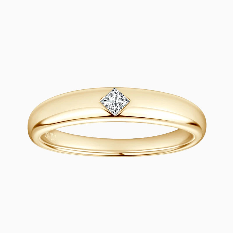 Aliança 15 Pontos Princesa Moissanite em Prata com Banho de Ouro 14k.