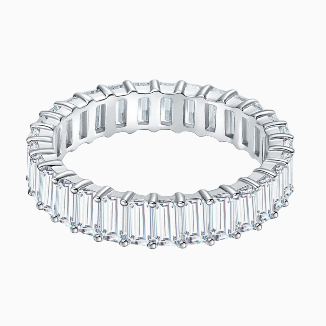 Cubique Moissanite Wedding Band