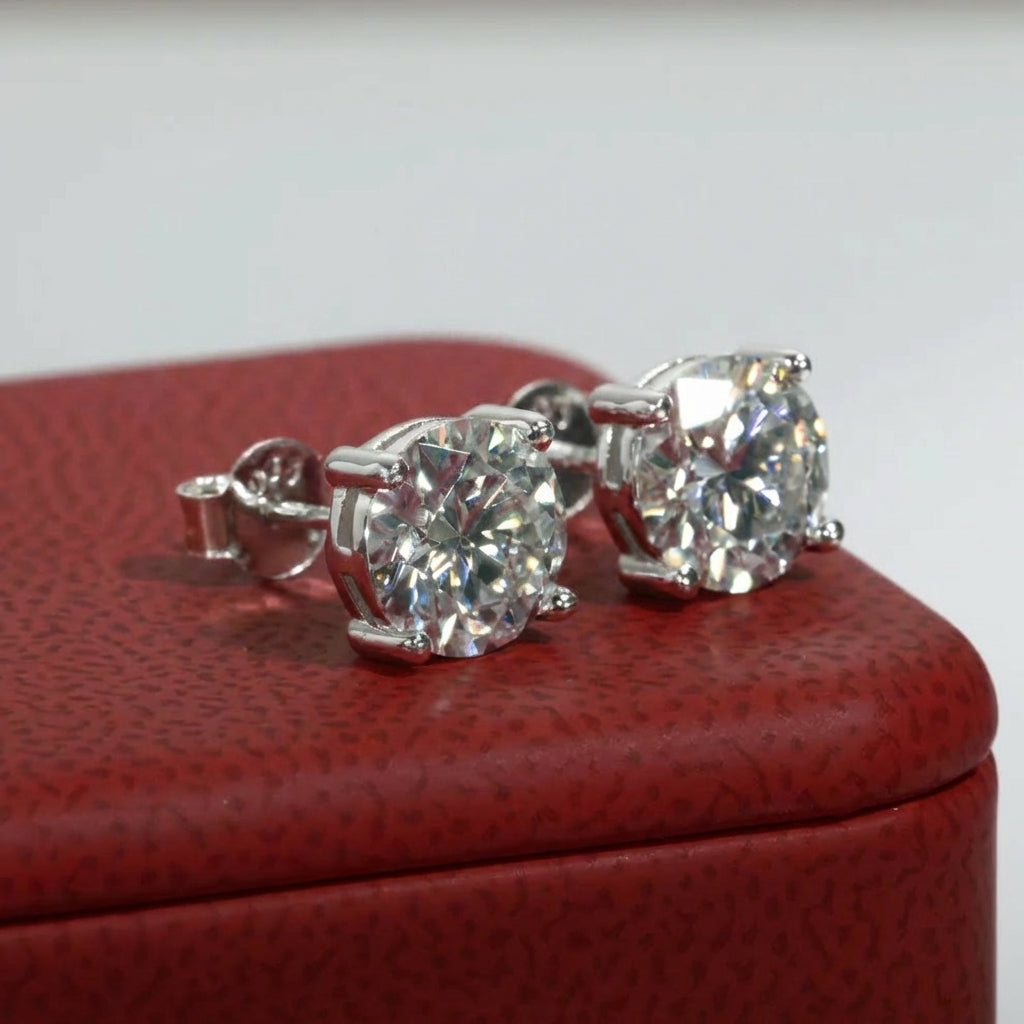 Quatre Griffes Moissanite Earrings