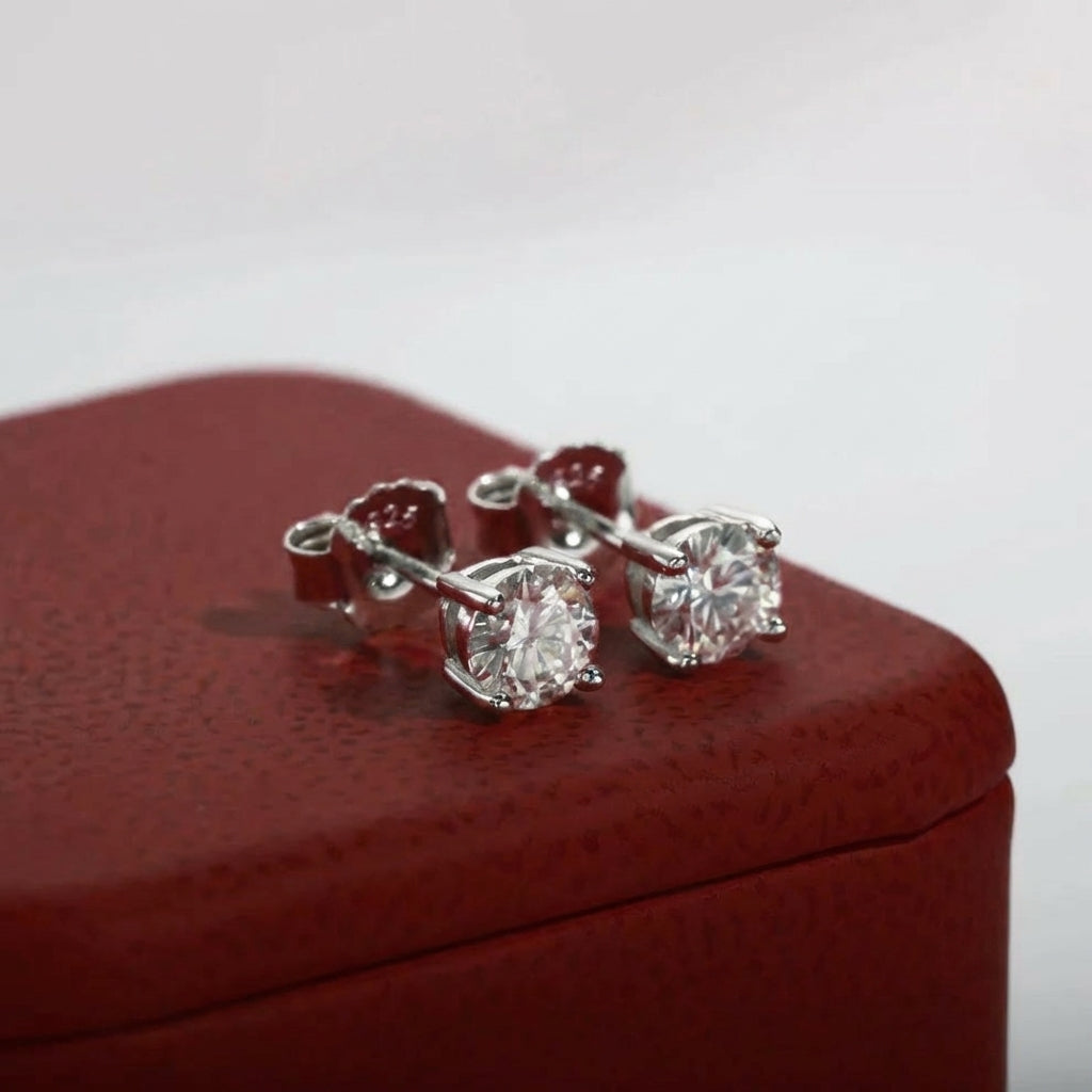 Quatre Millimètres Moissanite Earrings