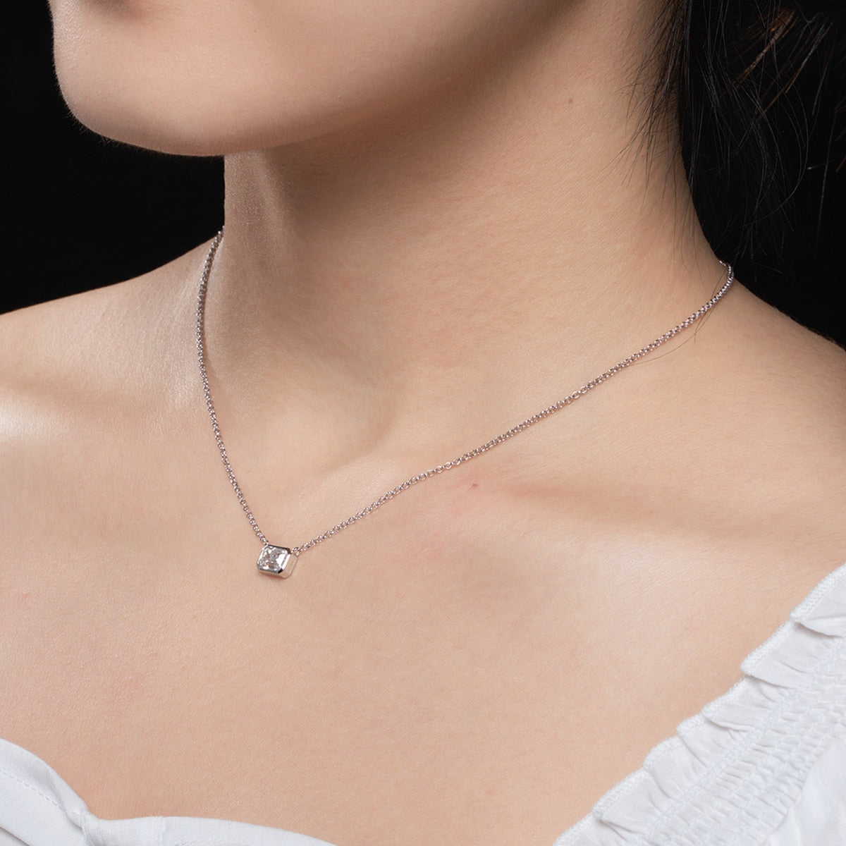 Lauren Émeraude Moissanite Necklace