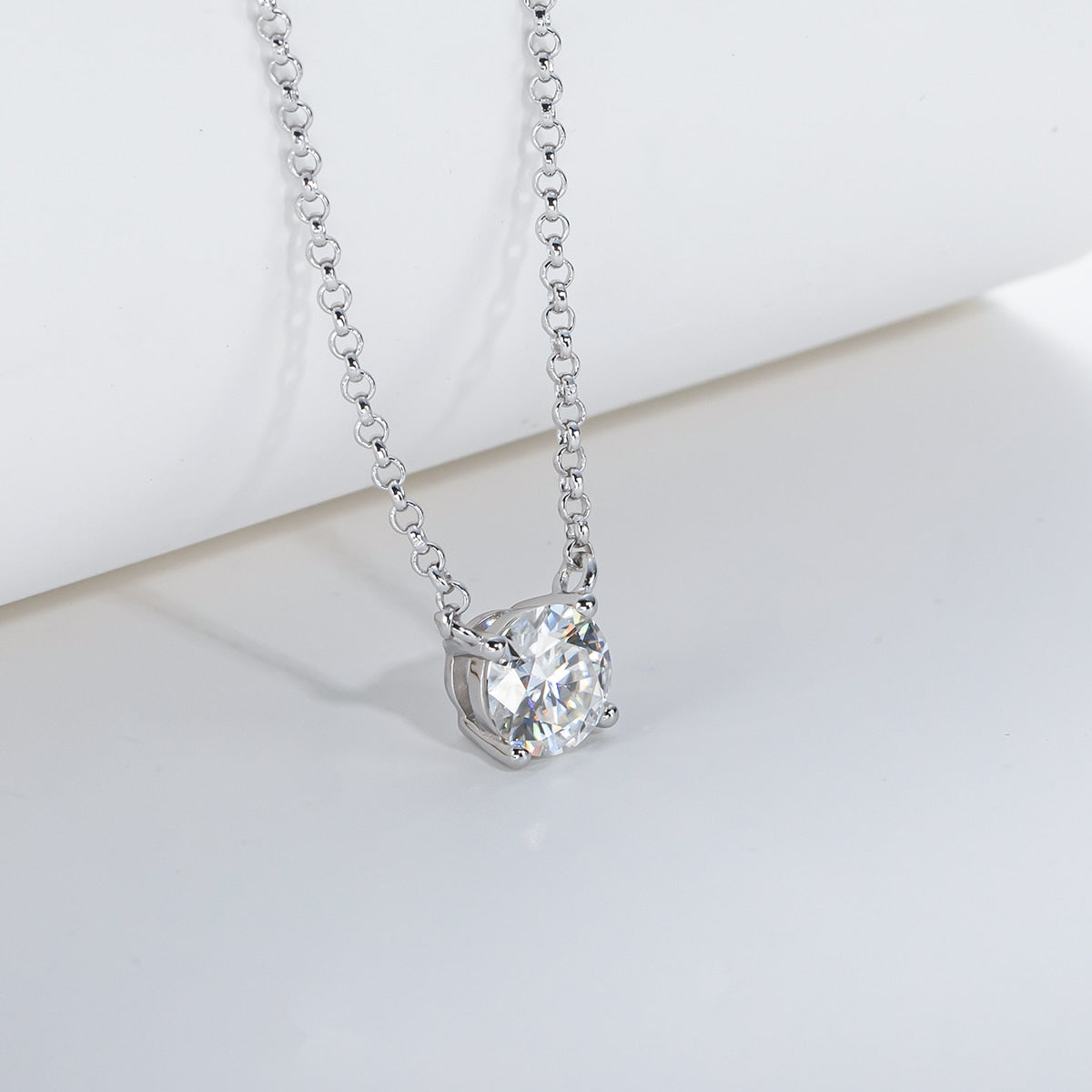 Quatre Griffes Moissanite Necklace