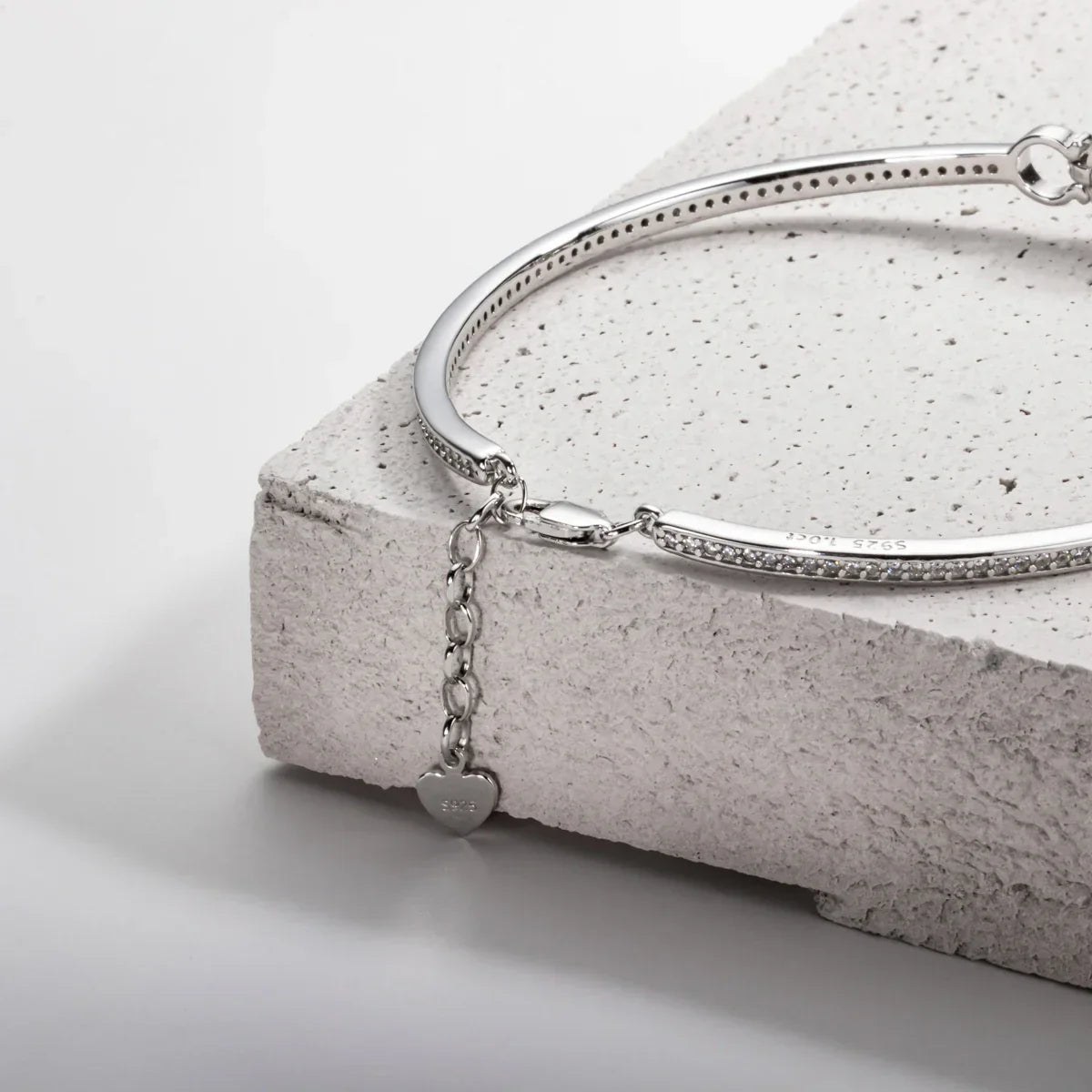 Classique Moissanite Bracelet