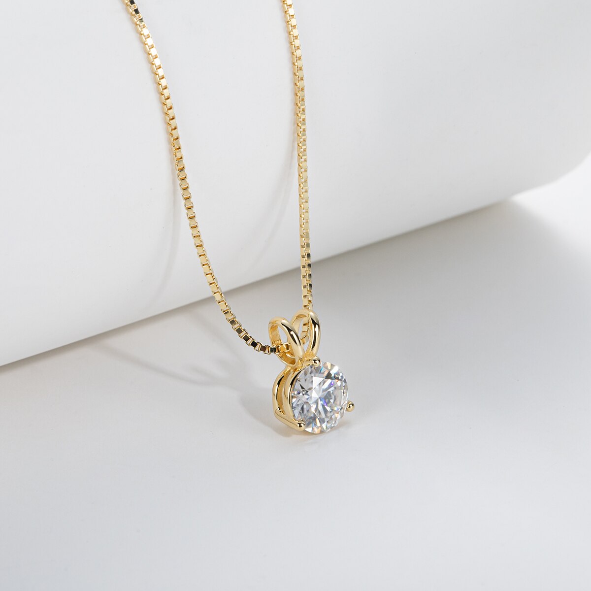 Trio Griffes Moissanite Necklace
