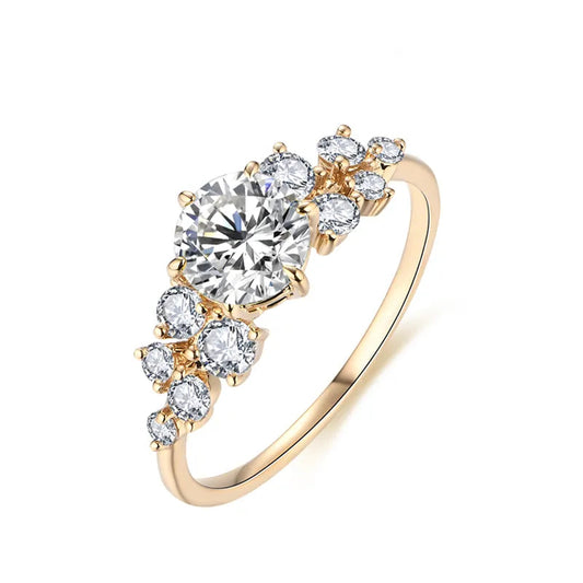 Anel Moissanite de estilo clássico com pedra brilhante e ouro 18k.