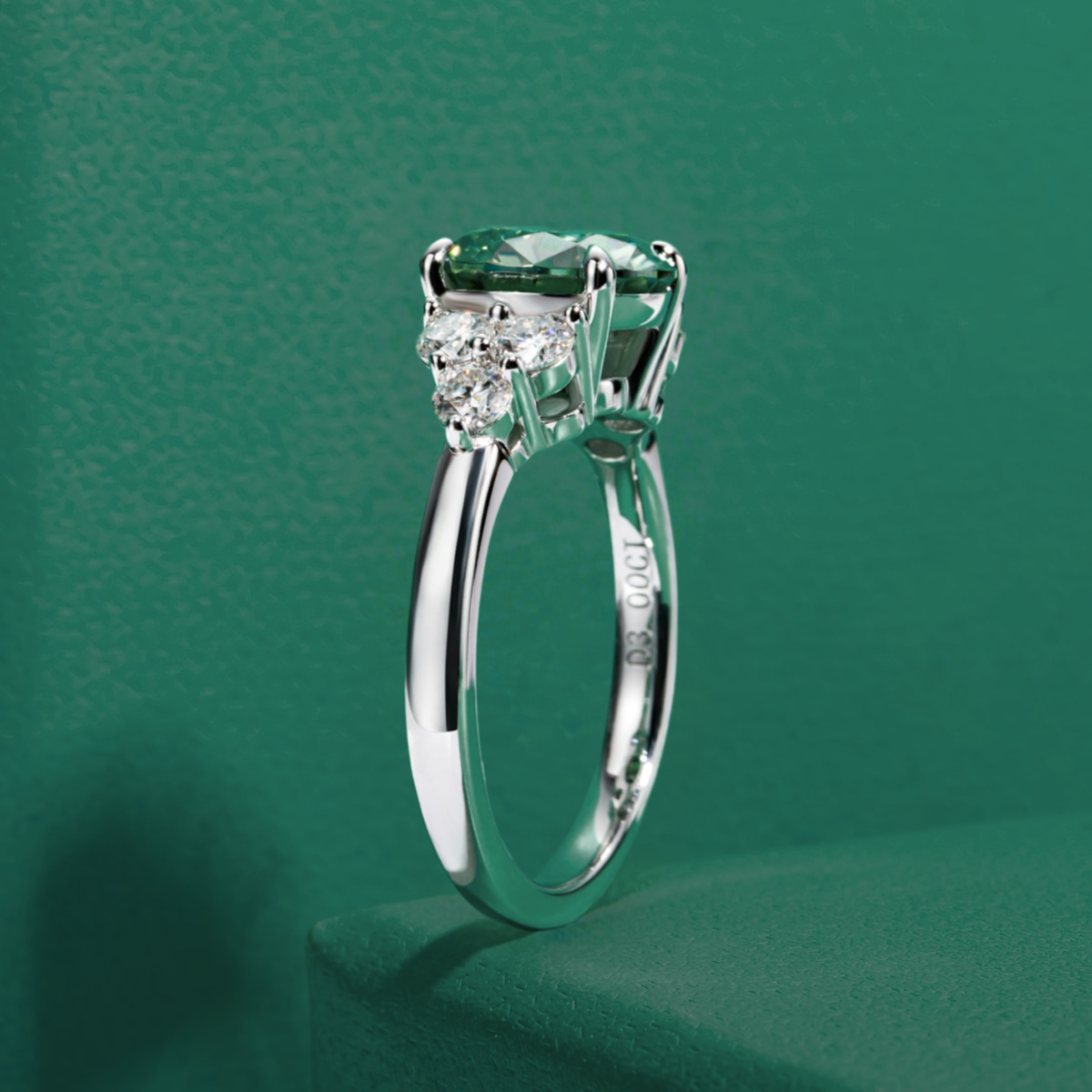 Luxury Green Moissanite Ring