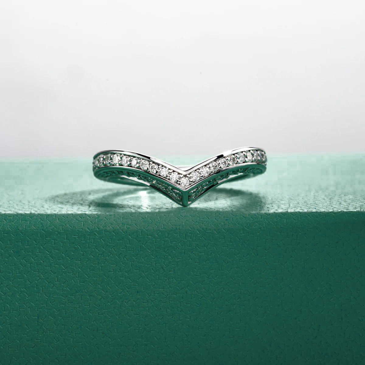 Half Wedding Ring V Design Moissanite