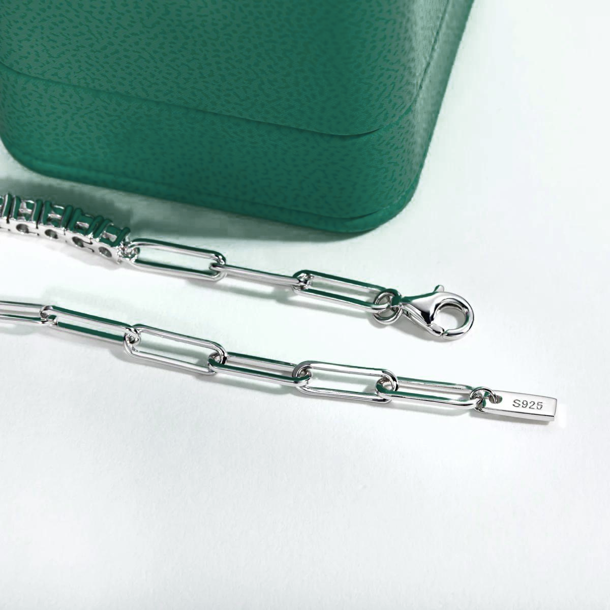 Pulseira Riviera Balance Moissanite em prata 925, com fecho e materiais de alta qualidade para elegância refinada.
