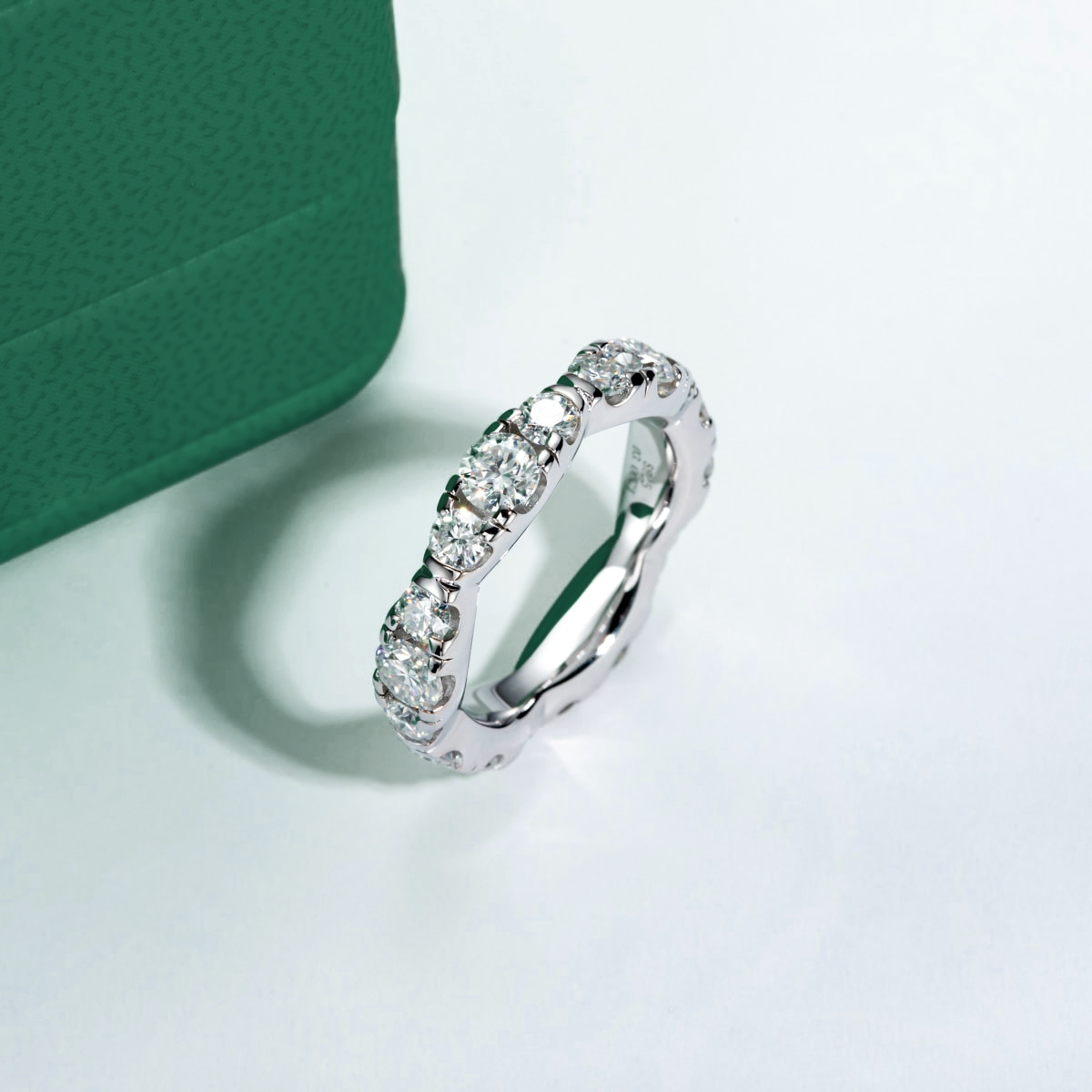 Variant Moissanite Wedding Ring