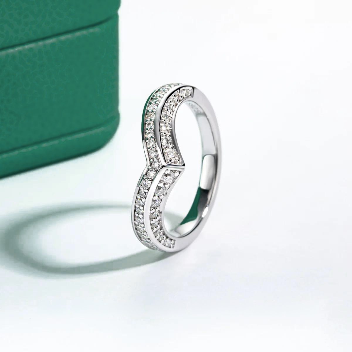 Half Wedding Ring V Design Moissanite