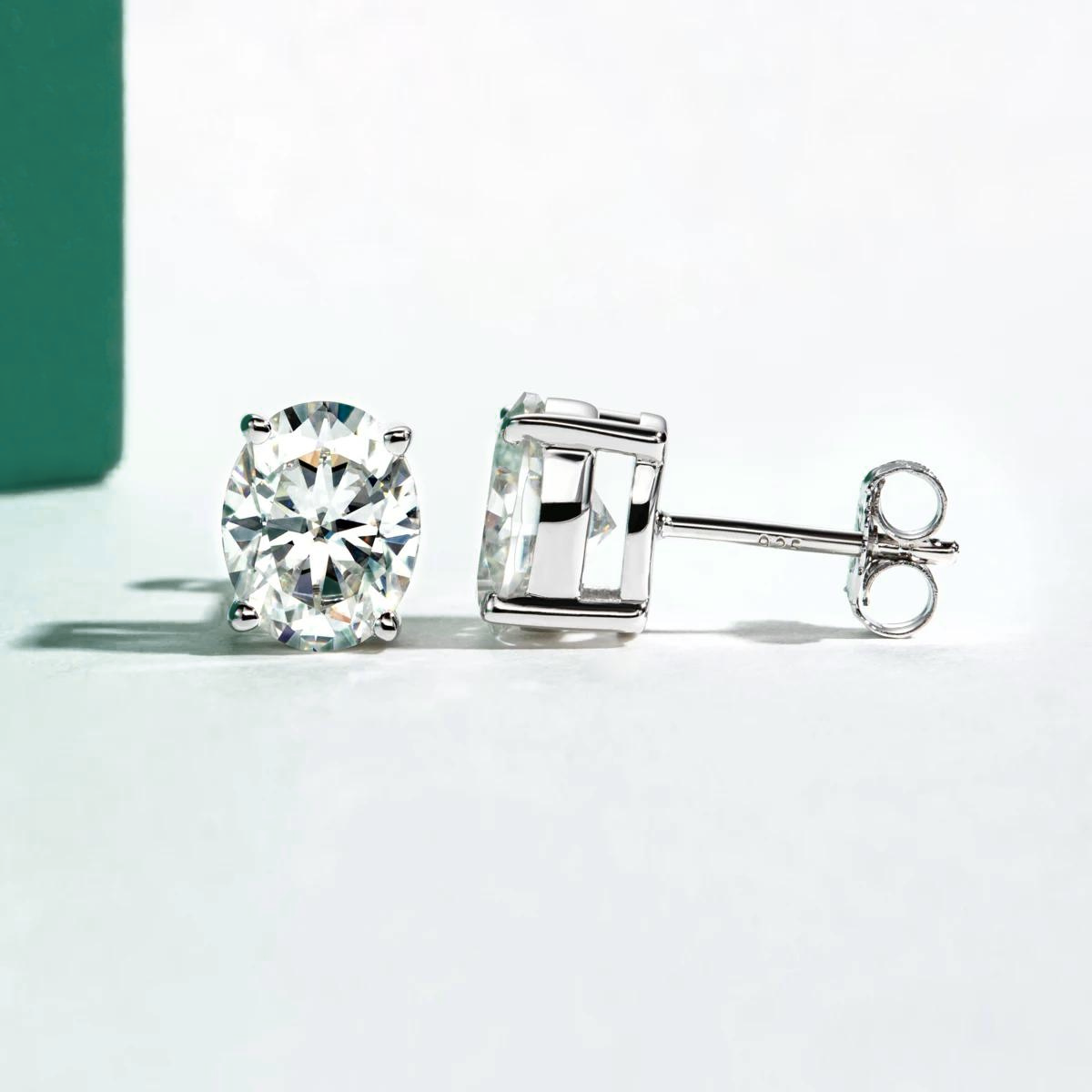 Oval Stud Earring in 10k Gold